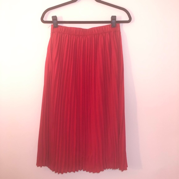 High-Rise Pleated A-Line Midi Skirt - Picture 3 of 4